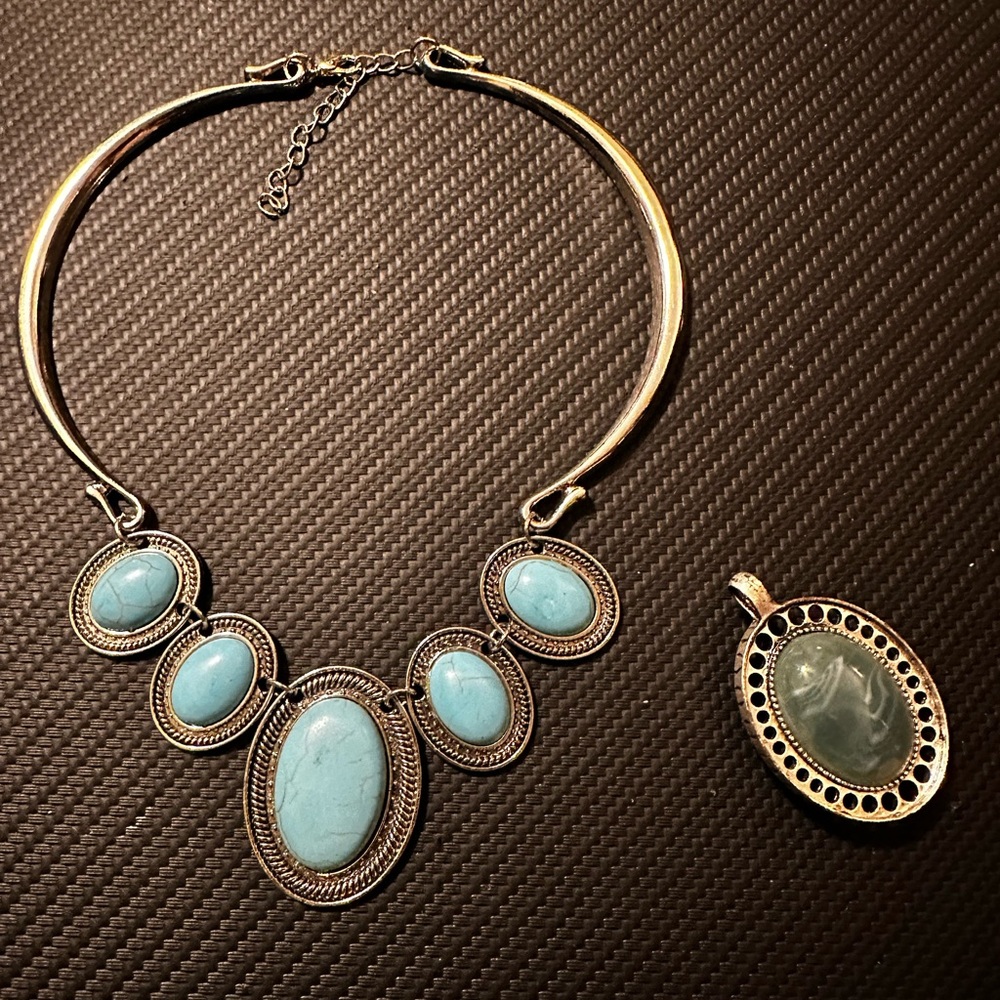 🖤 BOGO FREE 🖤 statement turquoise howlite necklace & a double sided cabochon